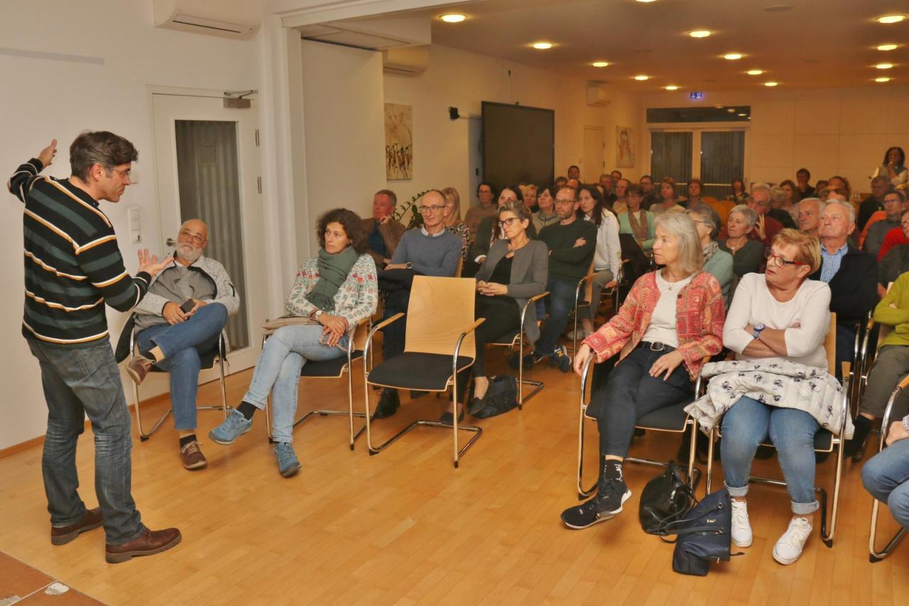 Andreas Jäger zur Gast in der Bibliothek HItzendorf